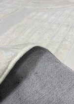 Modern licht vloerkleed met reliëfstructuur en subtiel design – Ferize