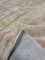 Modern licht vloerkleed met reliëfstructuur en subtiel design – Ferize